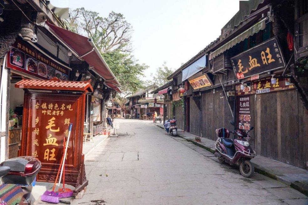 江西德安：送法进校园 让青春与“法”同行